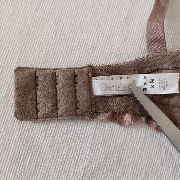 Chantelle Full Coverage Bra, 36DDD - Picture 14 of 15